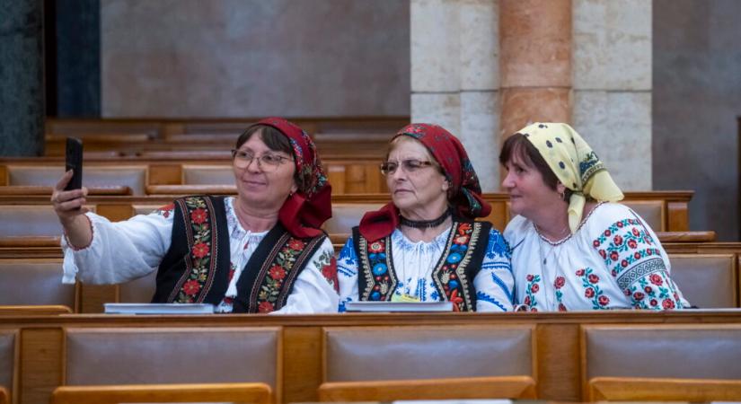 Büntetést kaptak, ha nem tudtak románul – csángó asszonyok beszámolója alapján készült nyelvhasználatról szóló kutatás