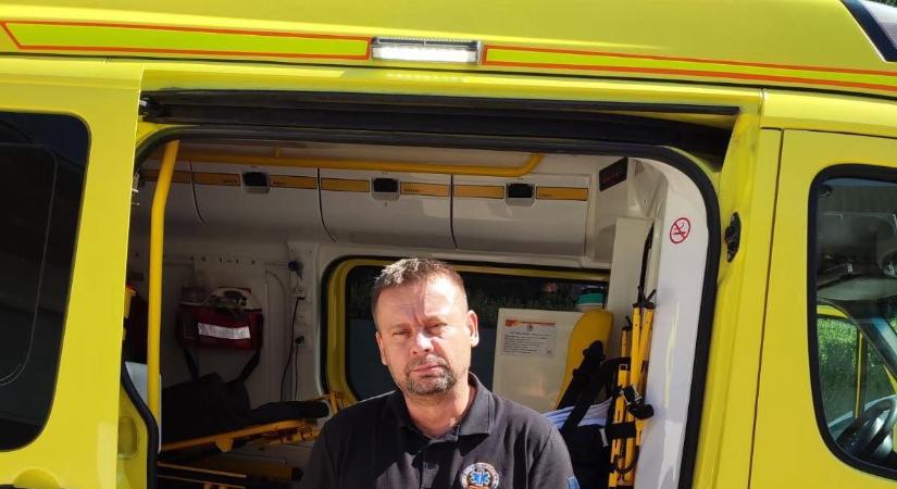 Zebrán ütöttek el egy idős nőt, szabadnapos mentőtiszt mentette meg az életét