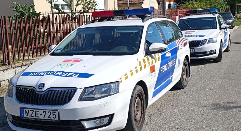 Csúnya baleset Kiskőrösön, szélvédőnek csapódott egy fiatal kerékpáros lány – galériával, videóval