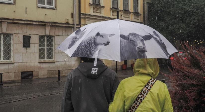Váratlan a fordulat: hamarosan lecsap a hidegfront, csapadék is jöhet!