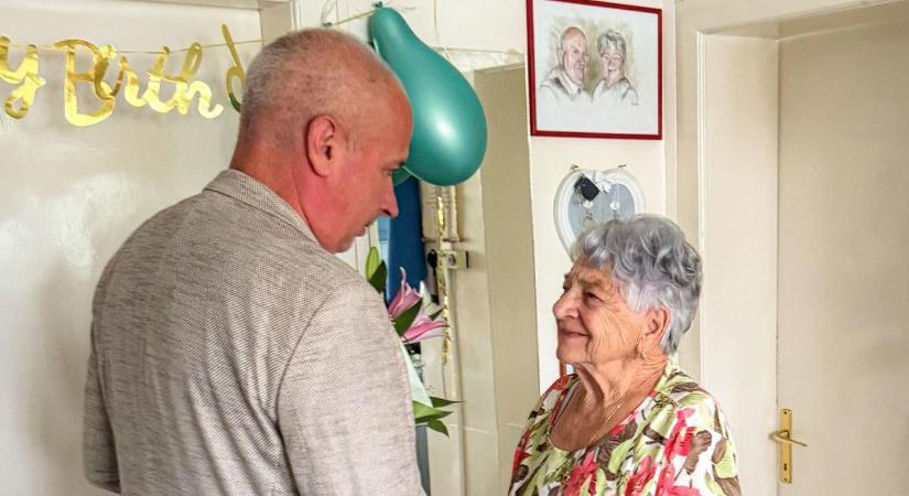 90 éves lett Körmend szeretett Ida nénije – így köszöntötte a polgármester