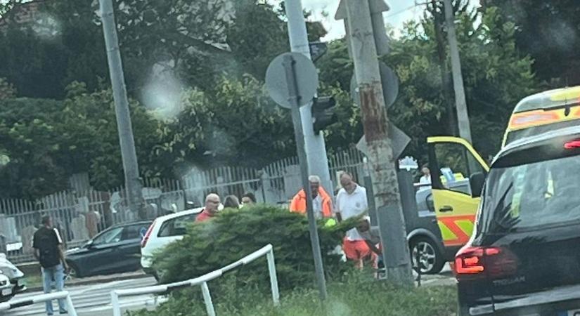Biciklis fiút gázoltak el egy zebrán