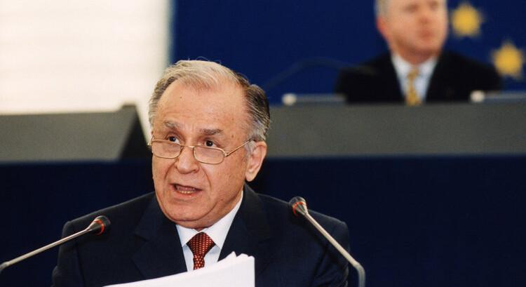 Meghalt Ion Iliescu, volt román államfő