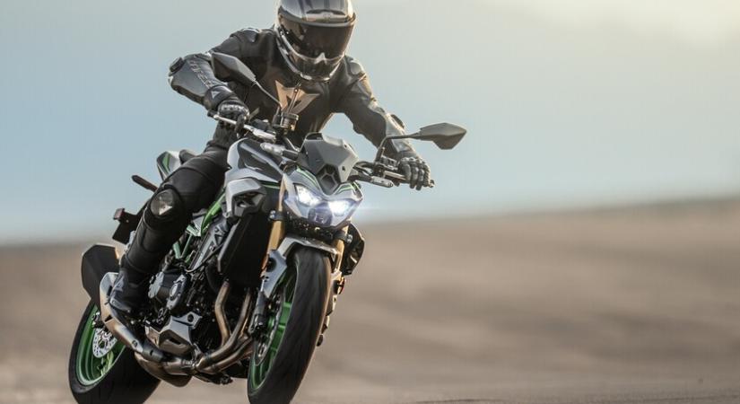 Új listavezetők a hazai motorpiacon - Borúra derű