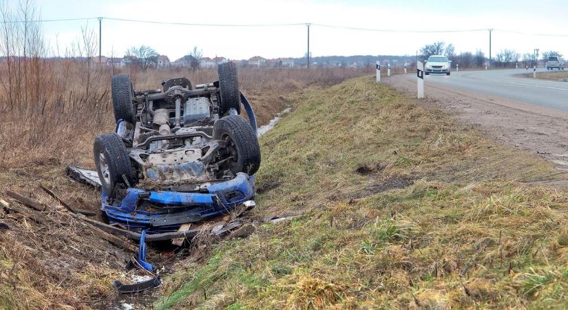 Árokba csapódott egy autó Szabolcsban: öten utaztak a kocsiban