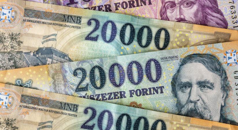 Nem hiszi el, mi történt estére a forinttal