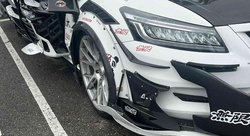 Mintha paprika sprayt fújnának a szemedbe, olyan ez a tuning Honda