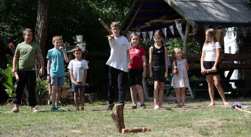 Ez a tábor nem olyan, mint a többi, itt egyetlen szabály van, de azt mindenki betartja – galériával, videóval
