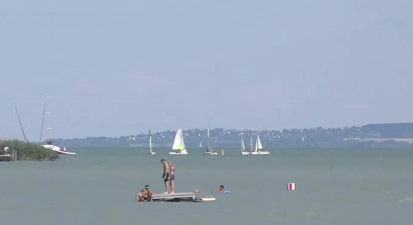Újraindul a Balaton fenntarthatósági programja, a tó kotrása