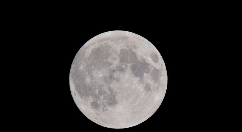A NASA bejelentése óta teljes a döbbenet, valami készül a Holdon