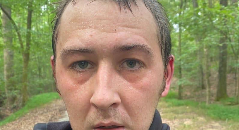 Többnapos hajtóvadászat után elfogták az amerikai férfit, akit egy család megölésével gyanúsítanak