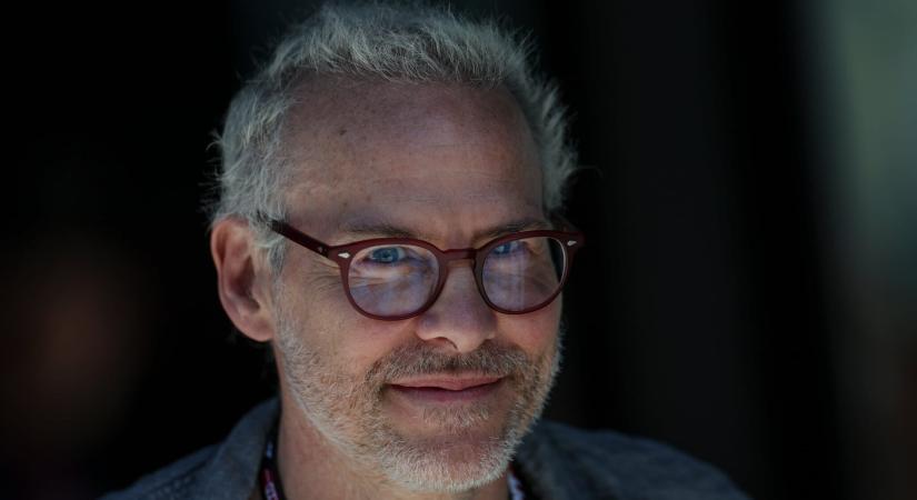 A világbajnok szerint egy „demoralizált” Hamilton hamar távozhat a Ferraritól