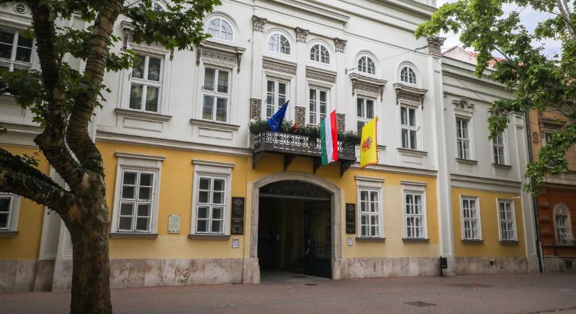 Még farestaurátorra is szükség lesz ennek a miskolci műemléképületnek a felújításához - képek, videó
