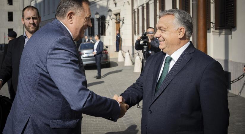 Milorad Dodikot azért ítélték el, mert nem volt hajlandó úgy táncolni, ahogy Brüsszel fütyült