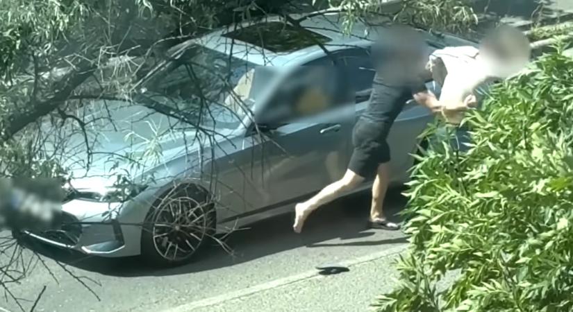 Kamera rögzítette két autós óriási verekedését az Árpád hídnál