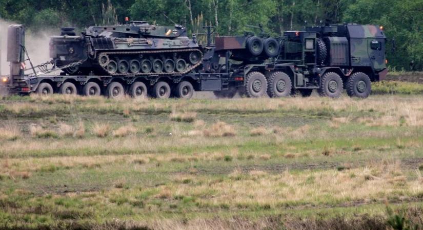 Hadiipari tevékenységet is folytató gyár kezdi meg működését Szombathely mellett