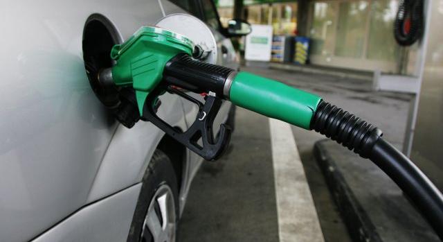 Üzemanyag-drágulás: 400 forint fölé megy a gázolaj ára