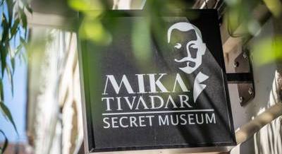 Az angol trónörökös botrányai és egyéb VII. kerületi titkok – A Mika Tivadar Secret Museumban jártunk