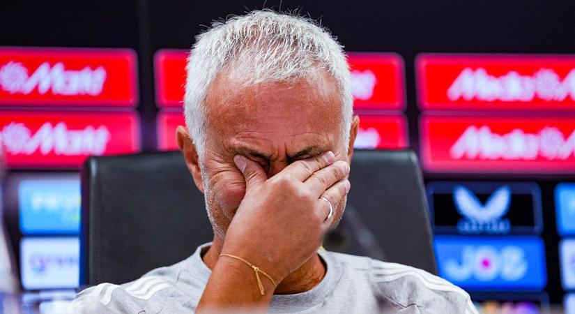 Mourinho a könnyeivel küszködve emlékezett meg korábbi legendás játékosáról - videó