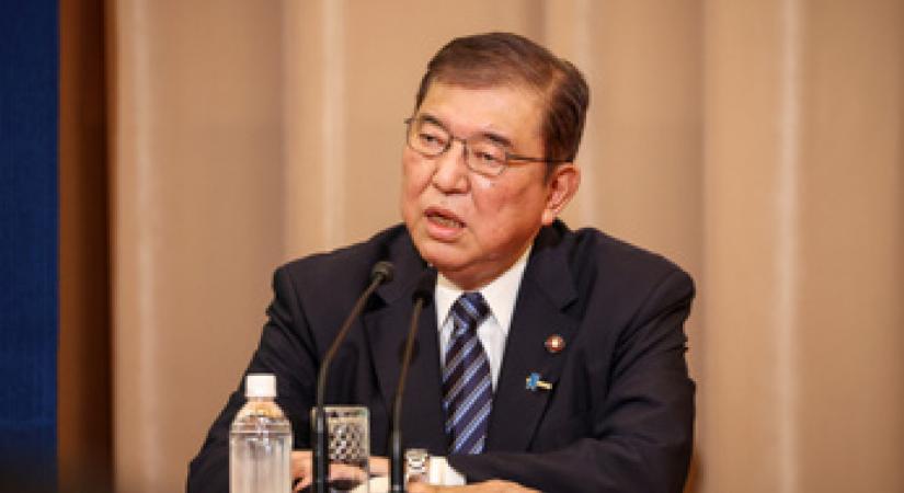 Japán kormányfő: Tokió továbbra is tartja magát a nukleáris fegyverekre vonatkozó 3 alapelvéhez