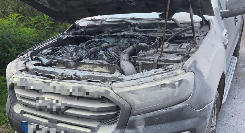 Kigyulladt egy terepjáró motortere Nagykamarás térségében