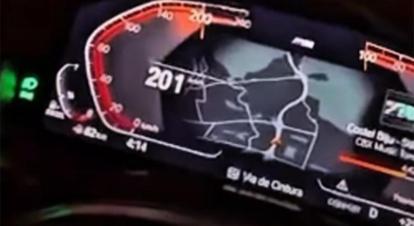 Saját videója buktatta le: 200 km/óra felett száguldott, megosztotta