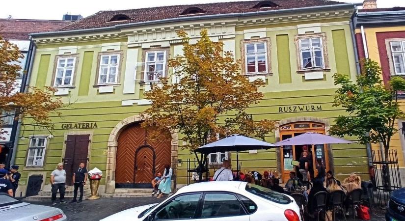 Ennyi volt: bezárt Magyarország egyik legrégebbi cukrászdája, de ez még nem a vége – súlyos okok állnak a háttérben