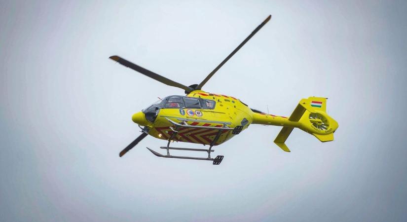 Leszállt a mentőhelikopter Hajdú-Biharban, sürgős segítség kellett a családi háznál – részletek