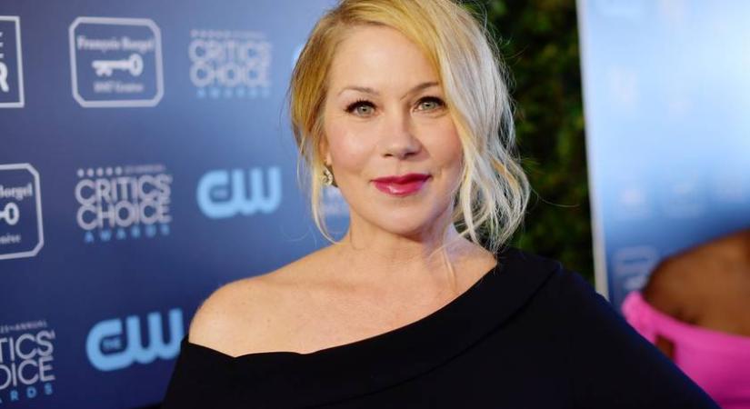 A gyógyíthatatlan beteg Christina Applegate kórházi ágyából üzent: szívbemarkoló vallomást tett az állapotáról