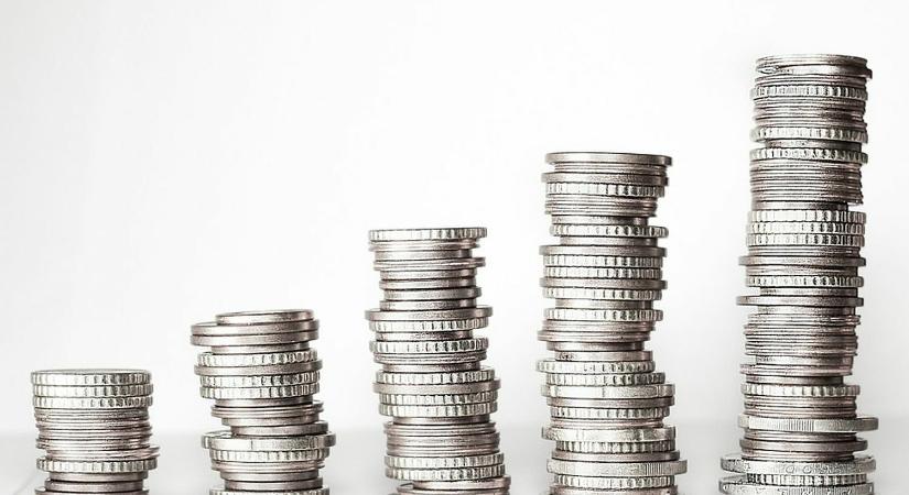 Bővülő pályán a kiskereskedelmi forgalom, működik a kormány adócsökkentési programja