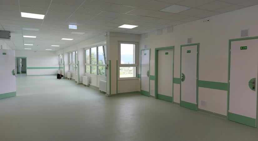 Méltóbb környezet várja a betegeket a váci szakrendelő több részlegén