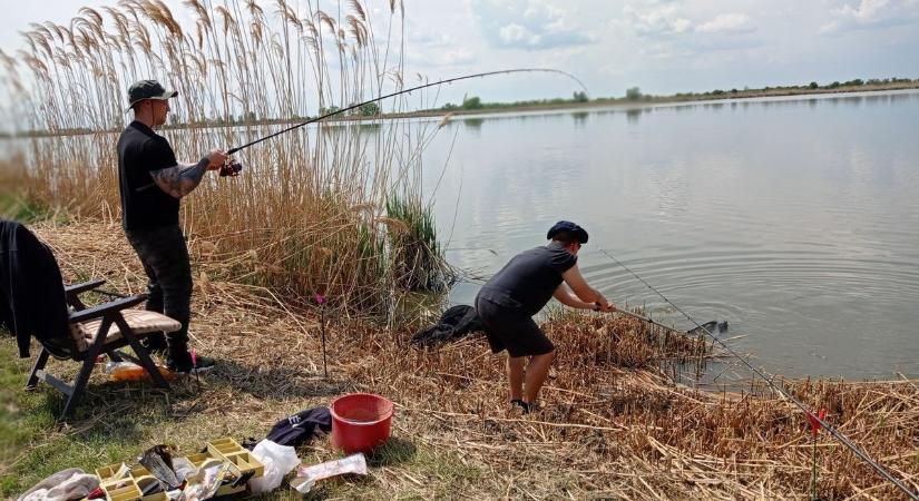 Óriási akció zajlott a Tisza-tónál, a horgászok közül többen meglepődtek – videóval