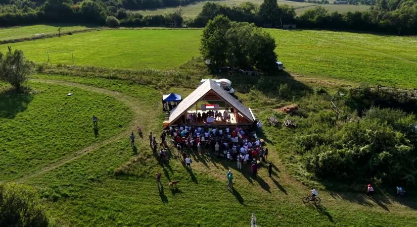 Már feljelentéssel is fenyegetőznek az erdélyi, kudarcba fullad tiszás rendezvény szervezői  videó