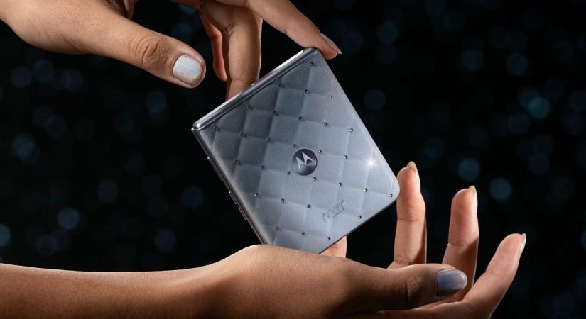 Swarovskiba borult Motorola Razr