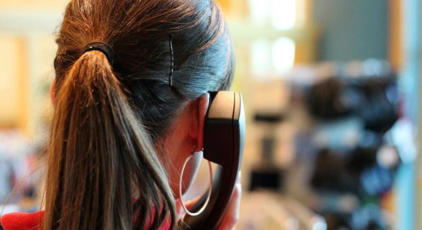 Az Adóhivatal új szolgáltatása: a telefonhívásra is időpontot kell kérni – telefonon