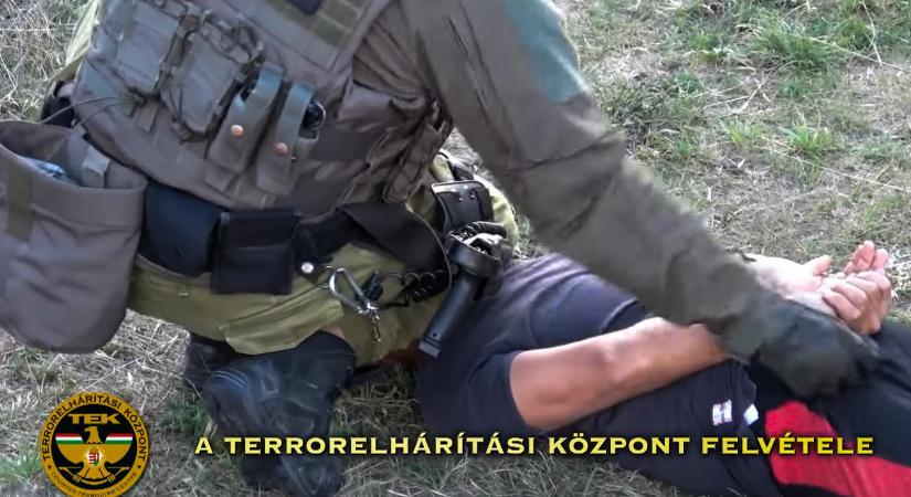 Halállal fenyegette a nyomozót, a TEK ment érte