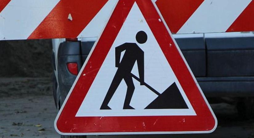 A vasútépítés miatt egy teljes utat lezárnak Szabadkán