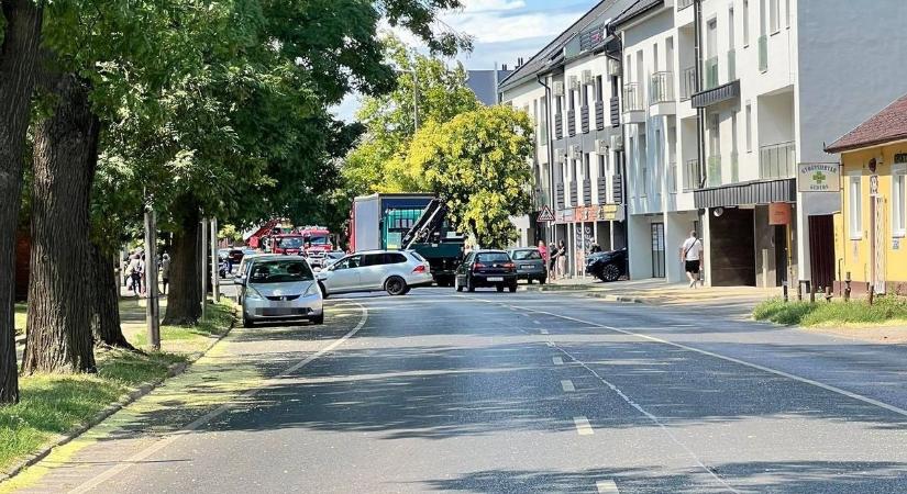 A 70 éves néni egy mozdulattal leállította a forgalmat a Bocskai utcán