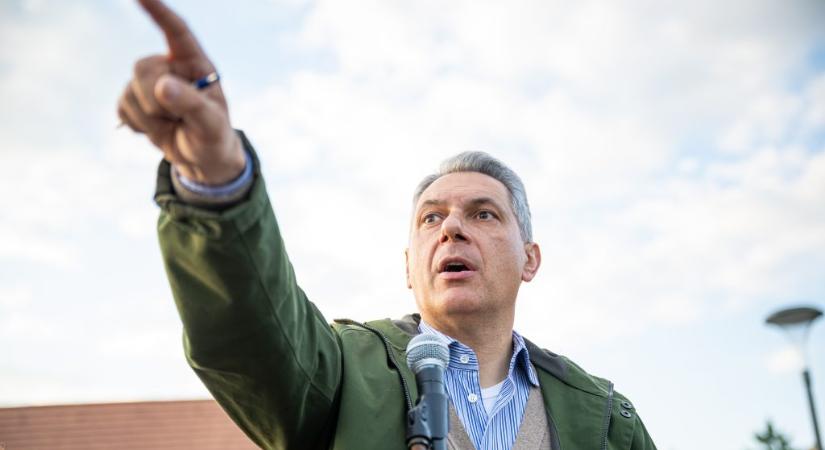 Telex: Lázár János haragra gerjedt Mészáros Lőrinc emberei miatt