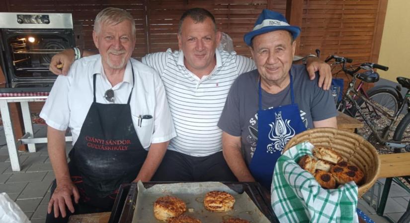 Pogácsa Party Abonyban: négyféle finomság csalogatta a lakosokat a Civil Házba