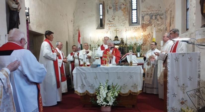 Aranymise Baktalórántházán