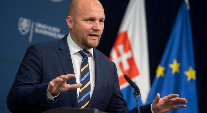 Jaroslav Naď exminisztert a kijelentései miatt hallgatta ki a rendőrség