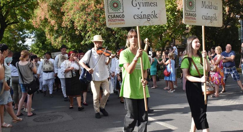 Komoly lezárások jönnek a Csángó Fesztivál miatt, itt van minden, amit a közlekedésről tudni kell