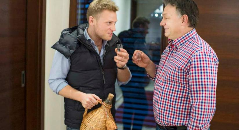 Új botrányvideó rázta meg a magyar közéletet – Feltűnt Tiborcz, aztán minden megváltozott