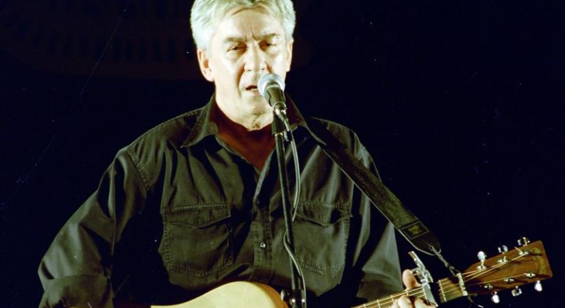 Zenés esttel emlékeznek Cseh Tamásra Bakonybélben