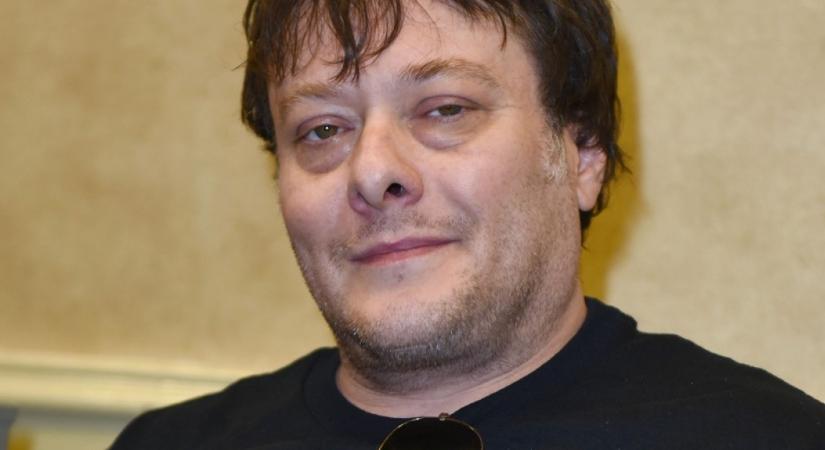34 éve az összes tinilány bele volt zúgva, ma senki nem ismeri fel ezt a férfit - Fotók