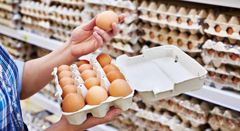 Új átverés a boltokban: Ezért nézz bele mindig a tojástartóba!