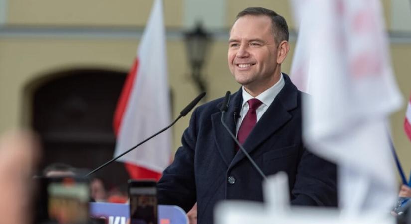 Letette hivatali esküjét az új lengyel államfő, Karol Nawrocki
