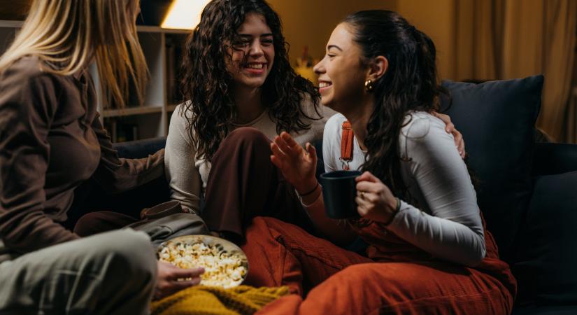 10 lenyűgöző film-maraton ötlet a tökéletes barátnős estére