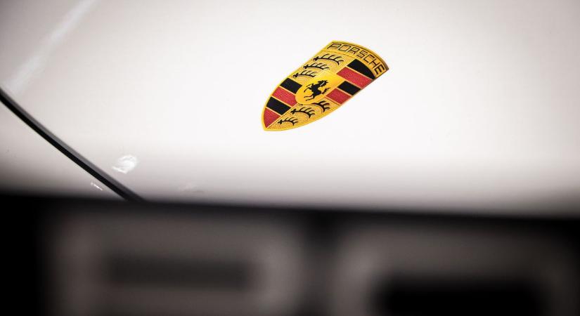 Leesett az állunk, Kecskemét utcáin bukkant fel ez a ritka Porsche – videón az élményautó!